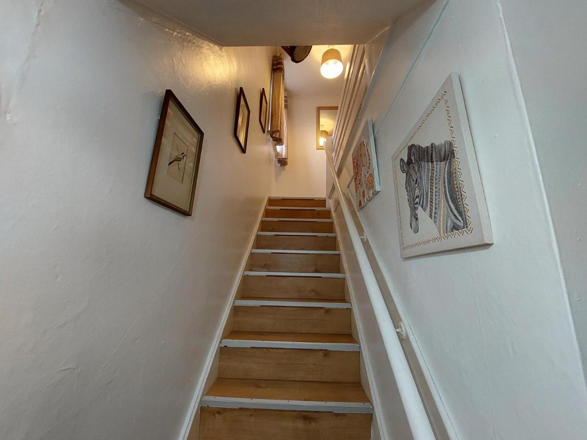 Lovely 2-Bed House In The Heart Of Woodhouse Leeds Leeds  Esterno foto