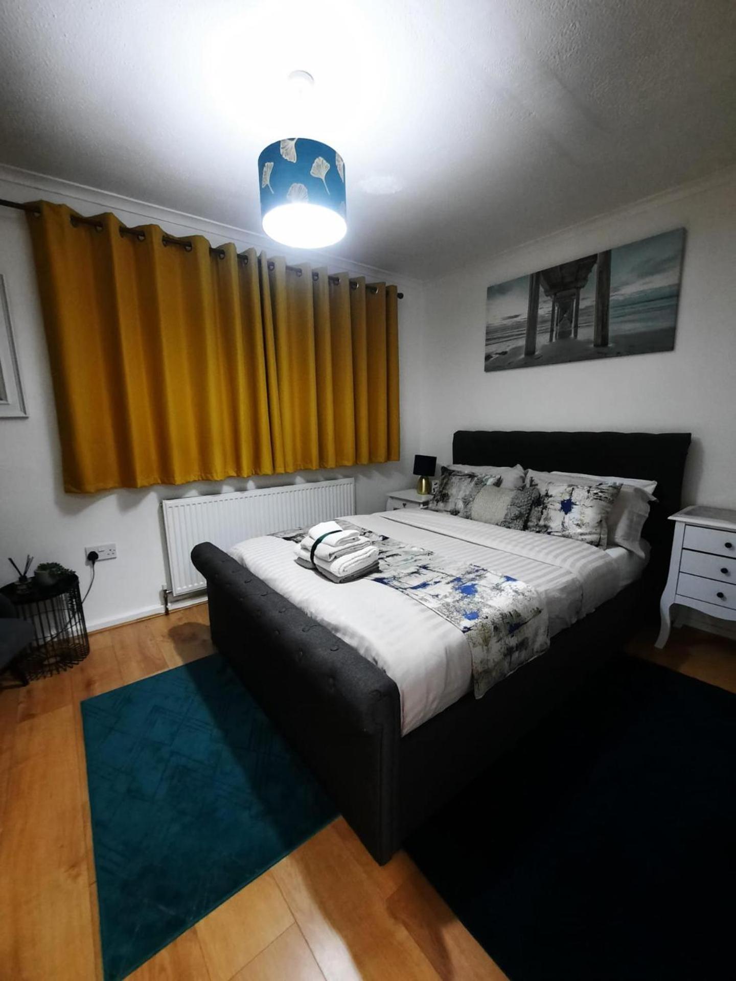 Lovely 2-Bed House In The Heart Of Woodhouse Leeds Leeds  Esterno foto